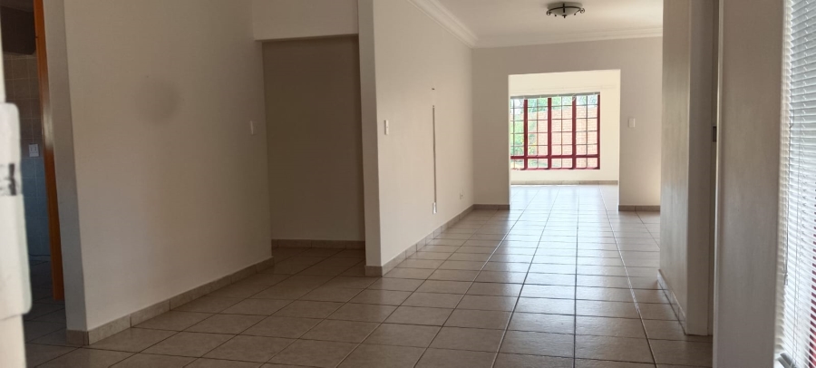 To Let 3 Bedroom Property for Rent in Flamwood North West